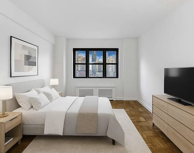 165 East 35th Street - Photo Thumbnail 5