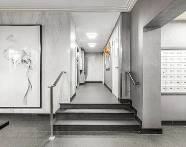 165 East 35th Street - Photo Thumbnail 7