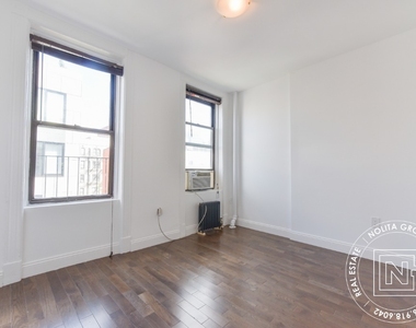 242 Mulberry St - Photo Thumbnail 3