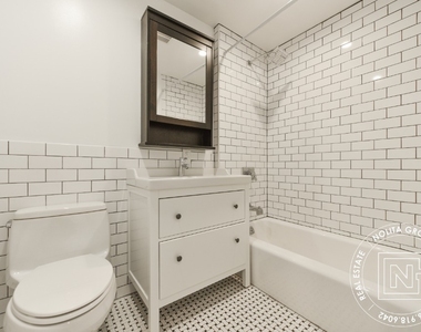 242 Mulberry St - Photo Thumbnail 5