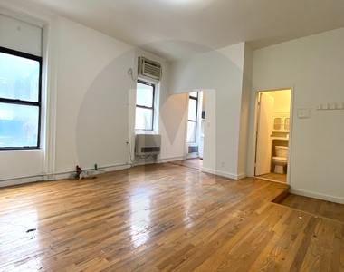 261 West 29th Street - Photo Thumbnail 5