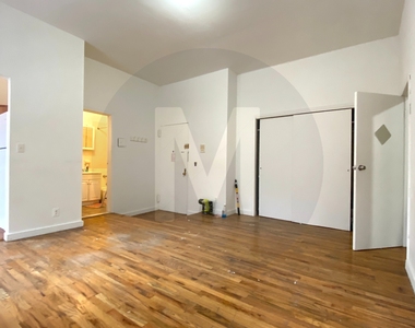 261 West 29th Street - Photo Thumbnail 7