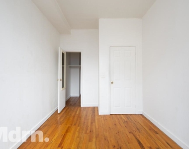 261 West 29th Street - Photo Thumbnail 2