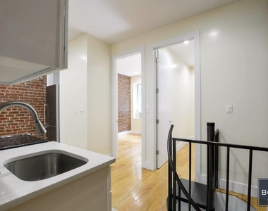 520 East 11th Street - Photo Thumbnail 8