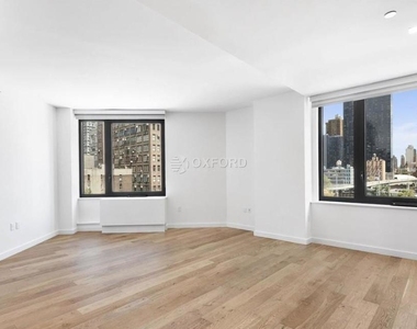 411 West 35th Street - Photo Thumbnail 1