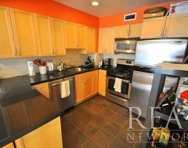 143 Mulberry St - Photo Thumbnail 2