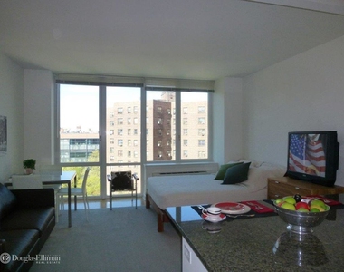 1510 Lexington Avenue - Photo Thumbnail 8