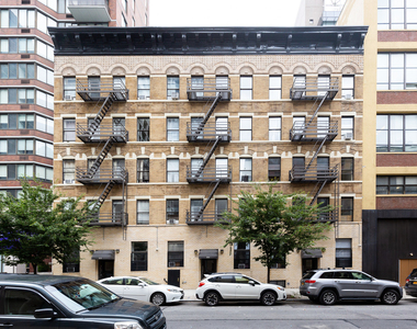 303 East 94th Street - Photo Thumbnail 7