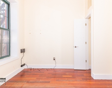 81 Bleecker Street - Photo Thumbnail 5