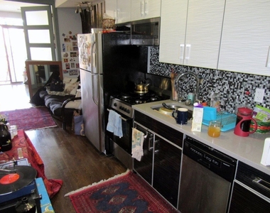 508 Seneca Ave - Photo Thumbnail 0