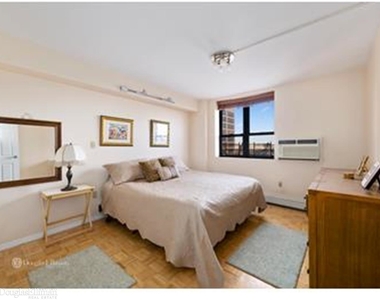 300 West 110th St - Photo Thumbnail 4