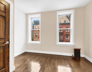 164 Ludlow St - Photo Thumbnail 2