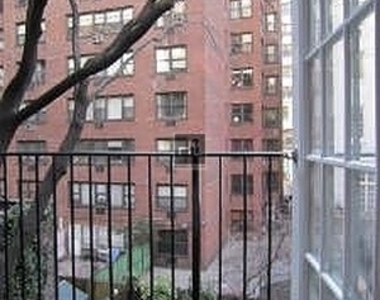 East 16th Street - Photo Thumbnail 4