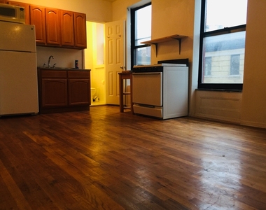 Large Bedrooms -West 108 St & Amsterdam Ave - Photo Thumbnail 3