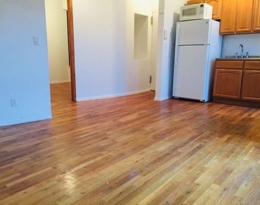 Large Bedrooms -West 108 St & Amsterdam Ave - Photo Thumbnail 4