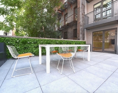 242 Elizabeth St, Apt2 - Photo Thumbnail 2