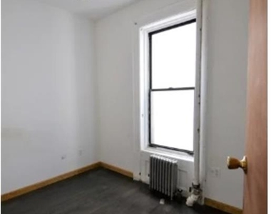 1278 1st Ave #20 - Photo Thumbnail 3