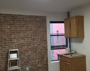 1278 1st Ave #20 - Photo Thumbnail 2