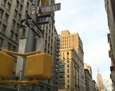 5th Avenue - Photo Thumbnail 0