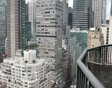 East 57th Street - Photo Thumbnail 2