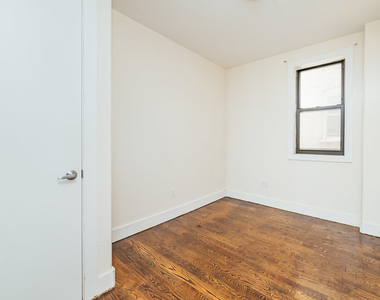 435 Bleecker St - Photo Thumbnail 3