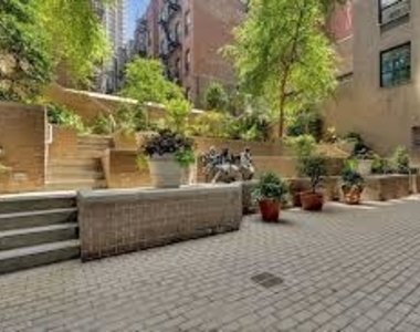 247 West 87th Street - Photo Thumbnail 10