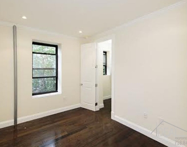 1021 lorimer street - Photo Thumbnail 2