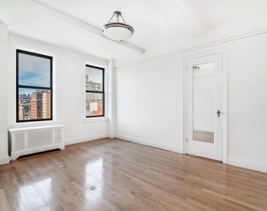 Beautiful Gramercy Unit w/ City Views - Photo Thumbnail 8