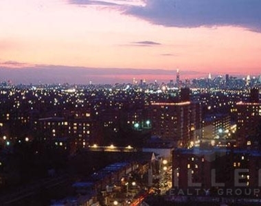 Queens Blvd - Photo Thumbnail 3