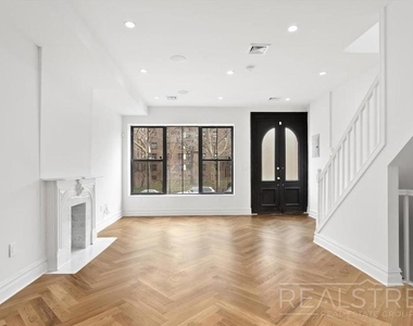 881 Park Avenue - Photo Thumbnail 6