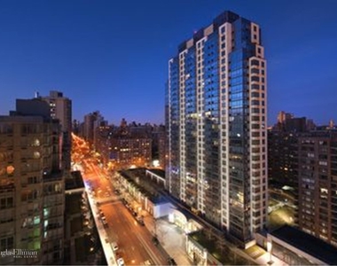 808 Columbus Avenue - Photo Thumbnail 2