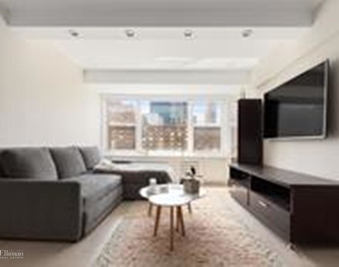 435 East 65th St - Photo Thumbnail 3