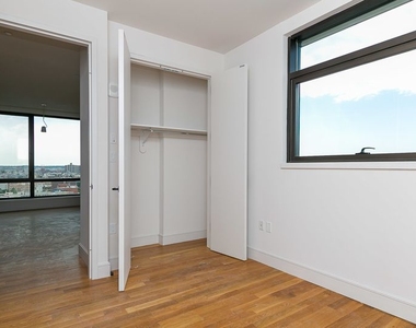 321 Wythe Avenue - Photo Thumbnail 0