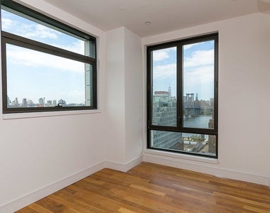 321 Wythe Avenue - Photo Thumbnail 11