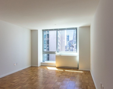 505 West 37th Street, New York, NY, 10018 - Photo Thumbnail 5