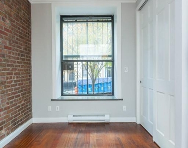 15 West 103rd Street, New York, NY, 10025 - Photo Thumbnail 4