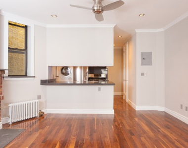 208 East 25th Street, New York - Photo Thumbnail 4