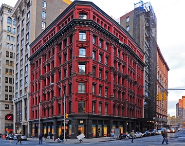 Astor Pl  - Photo Thumbnail 4