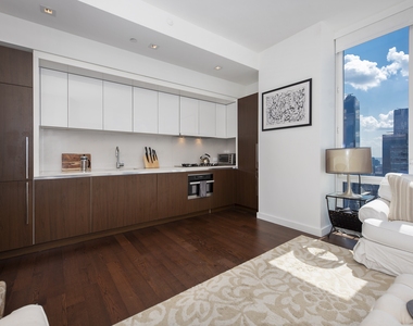 605 W 42nd St - Photo Thumbnail 1