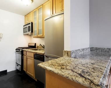 UWS Perfect Location - Great Price! - Photo Thumbnail 9