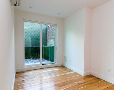 1048 Manhattan Ave - Unit: 1a - Photo Thumbnail 6