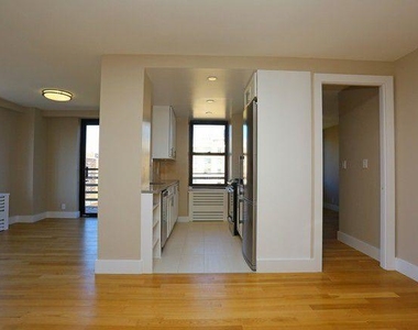 784 Columbus Ave - Photo Thumbnail 3