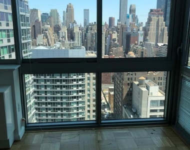 505 West 37th Street - Photo Thumbnail 2