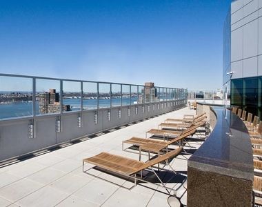 505 West 37th Street - Photo Thumbnail 11