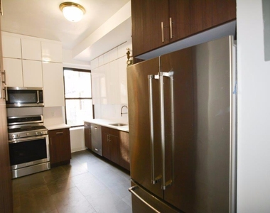 220 West 98th Street - Photo Thumbnail 2