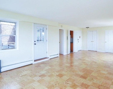 1380 Riverside Drive - Photo Thumbnail 2