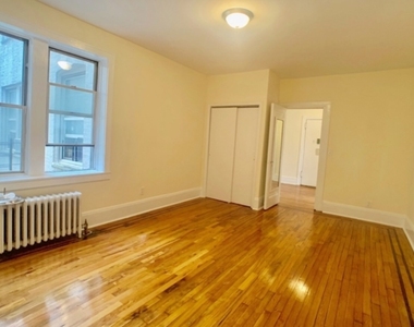 31-15 21st ave - Photo Thumbnail 2