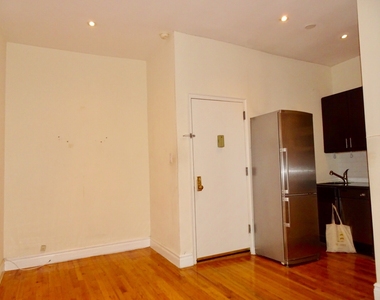 228 East 84th Street - Photo Thumbnail 7