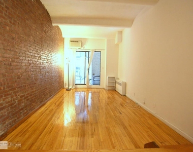 40 East 12th St - Photo Thumbnail 0