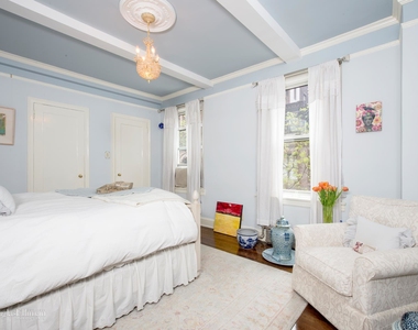 60 Gramercy Park North - Photo Thumbnail 3